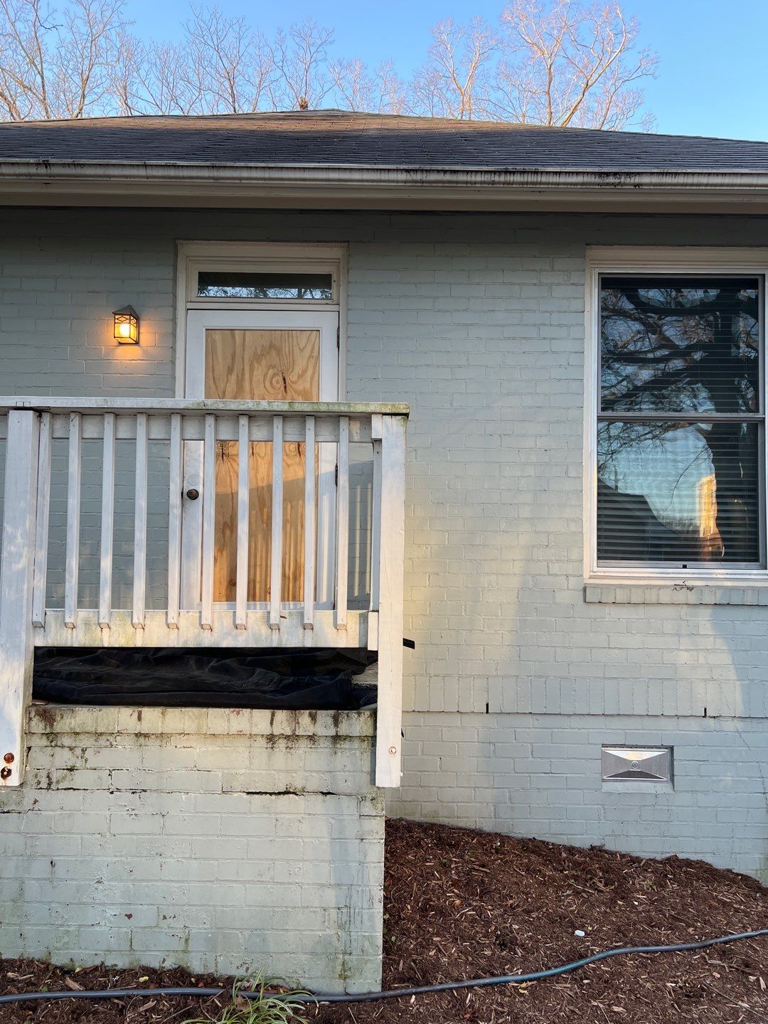 The shingle master youth shelter front of house