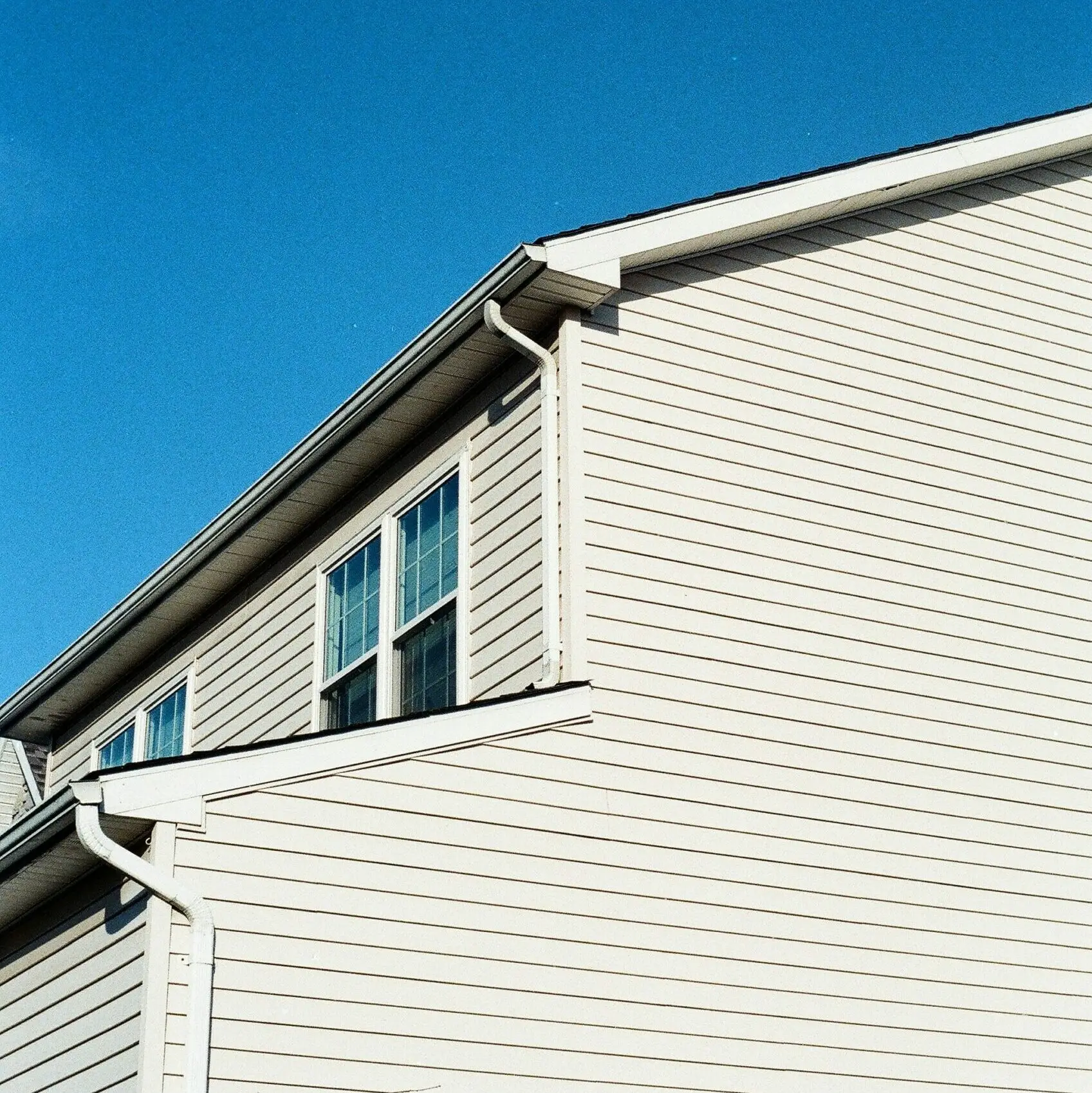 Ensure Your Home’s Beauty & Longevity with Siding Maintenance